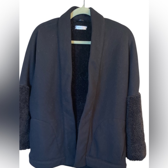 Gapbody Jackets & Blazers - Gapbody fleece and fur open front, black jacket XS/S pockets EUC